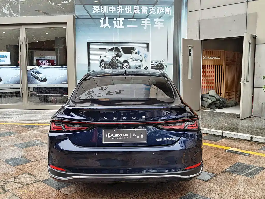 Lexus ES — миниатюра 10