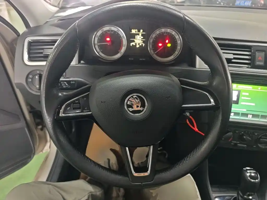 Skoda Rapid — миниатюра 11