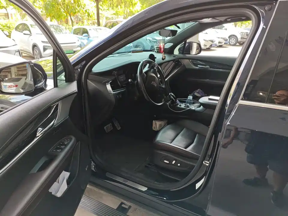 Cadillac XT6 — миниатюра 8
