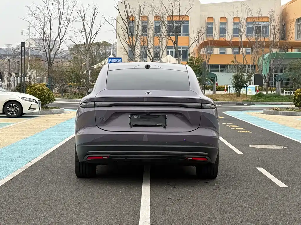 NIO NIO EC6