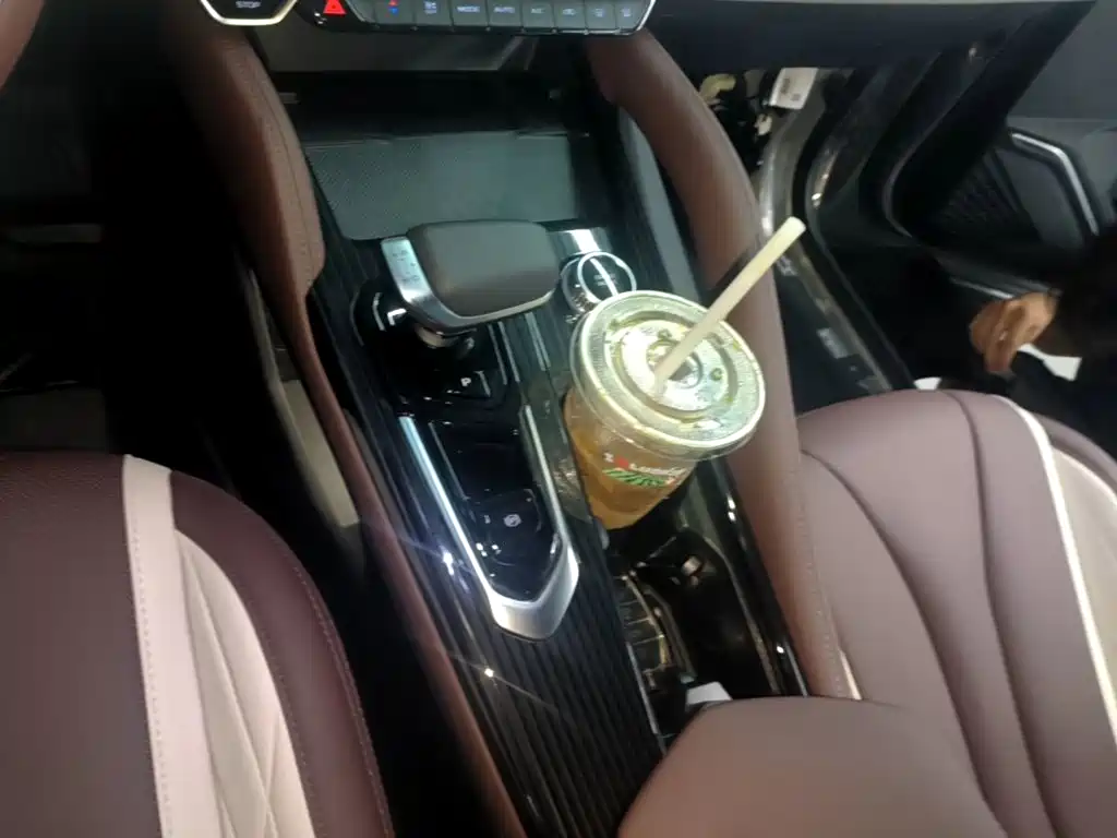 Geely Xingyue L — миниатюра 14