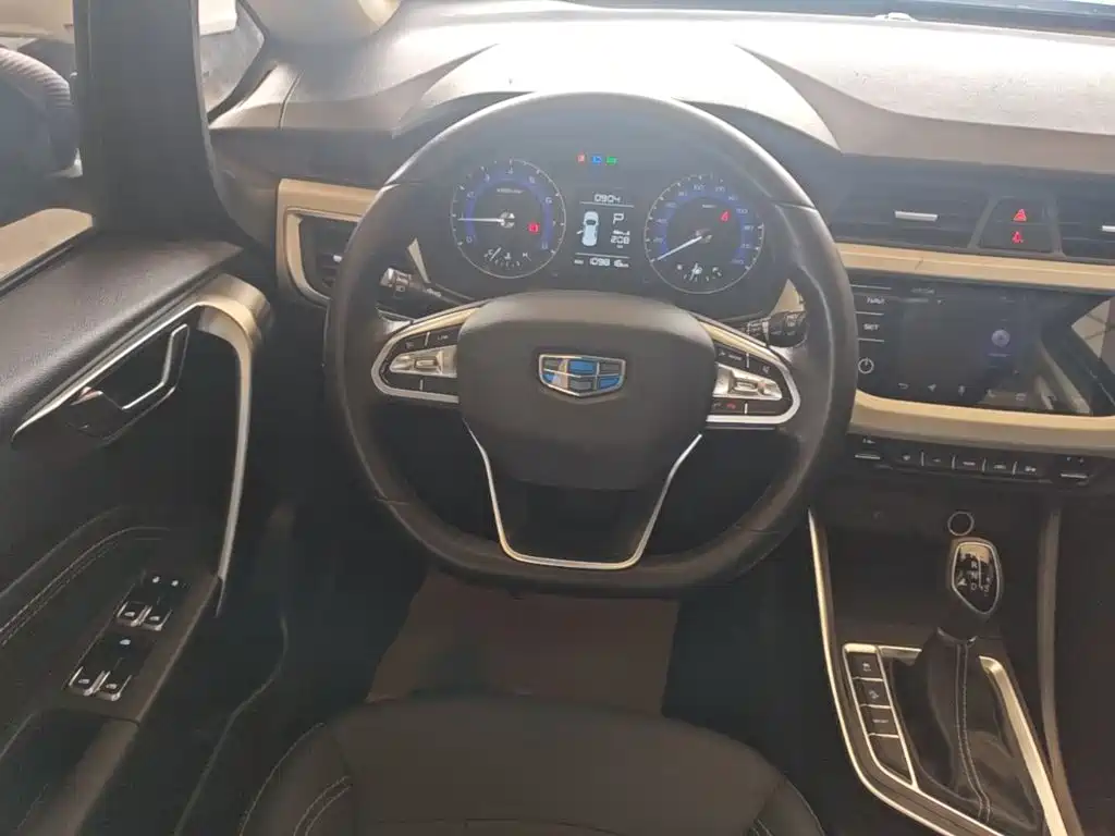 Geely Vision X3 — миниатюра 11