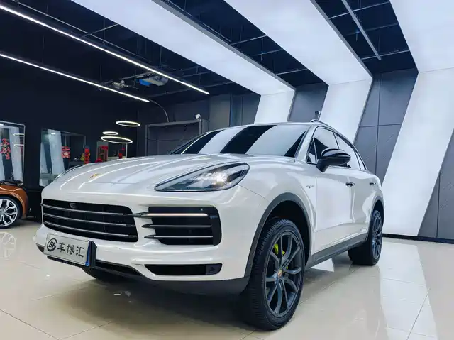PORSCHE CAYENNE NEW ENERGY 2020