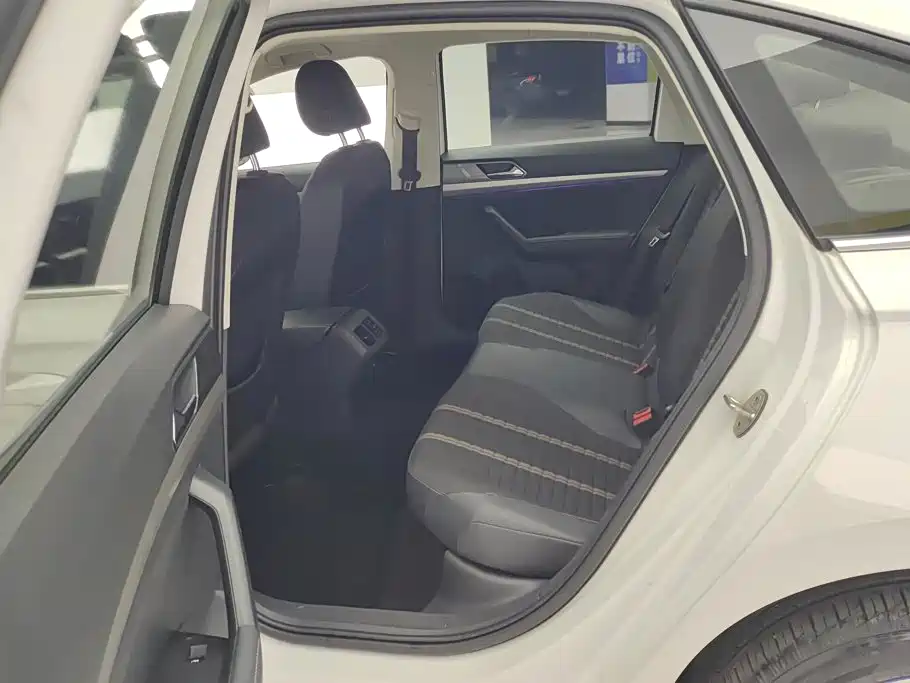 Volkswagen Lavida — миниатюра 11