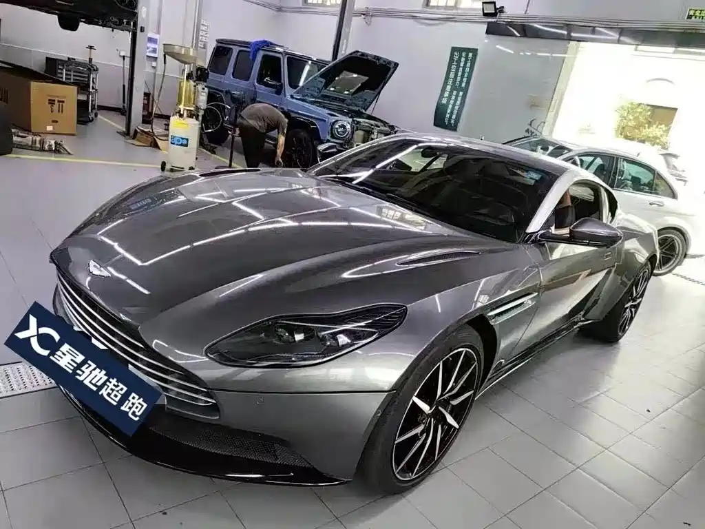 ASTON MARTIN DB11