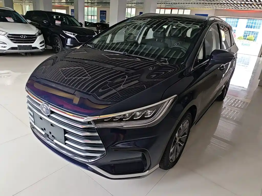 BYD MAX — миниатюра 2