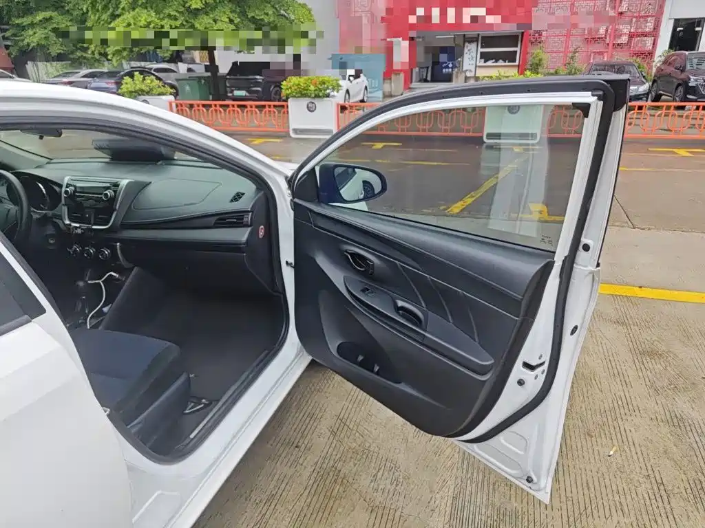 Toyota Yaris L — миниатюра 20