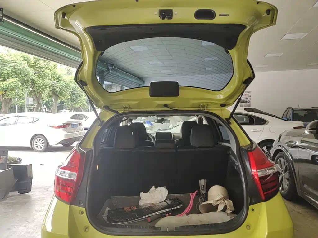 Toyota Yaris L — миниатюра 15