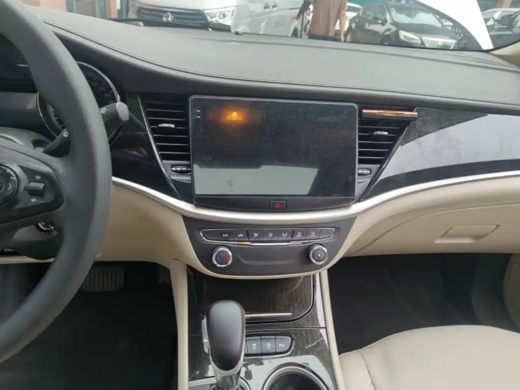 Buick Verano — миниатюра 13