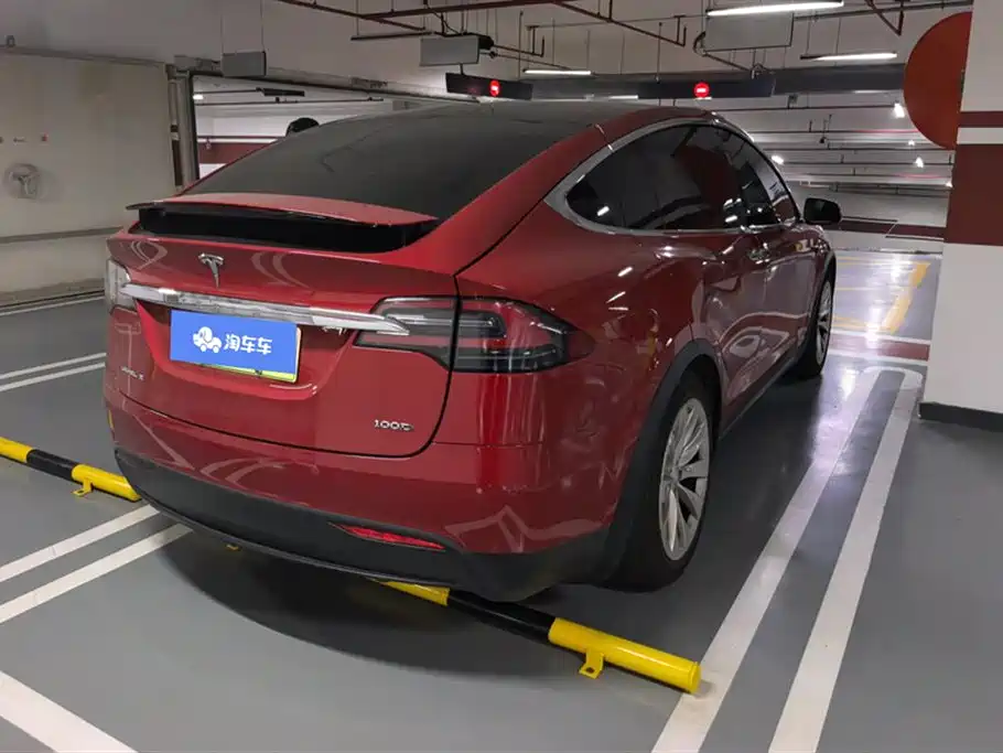TESLA MODEL X