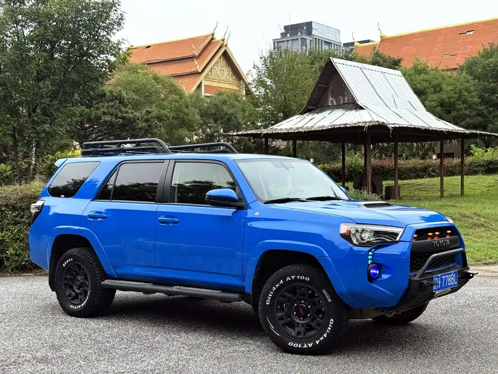 Toyota 4Runner — миниатюра 4