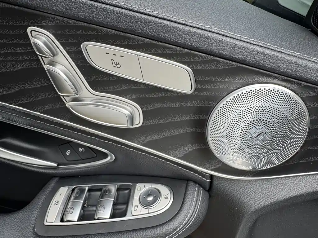 Mercedes-Benz C-Class — миниатюра 12