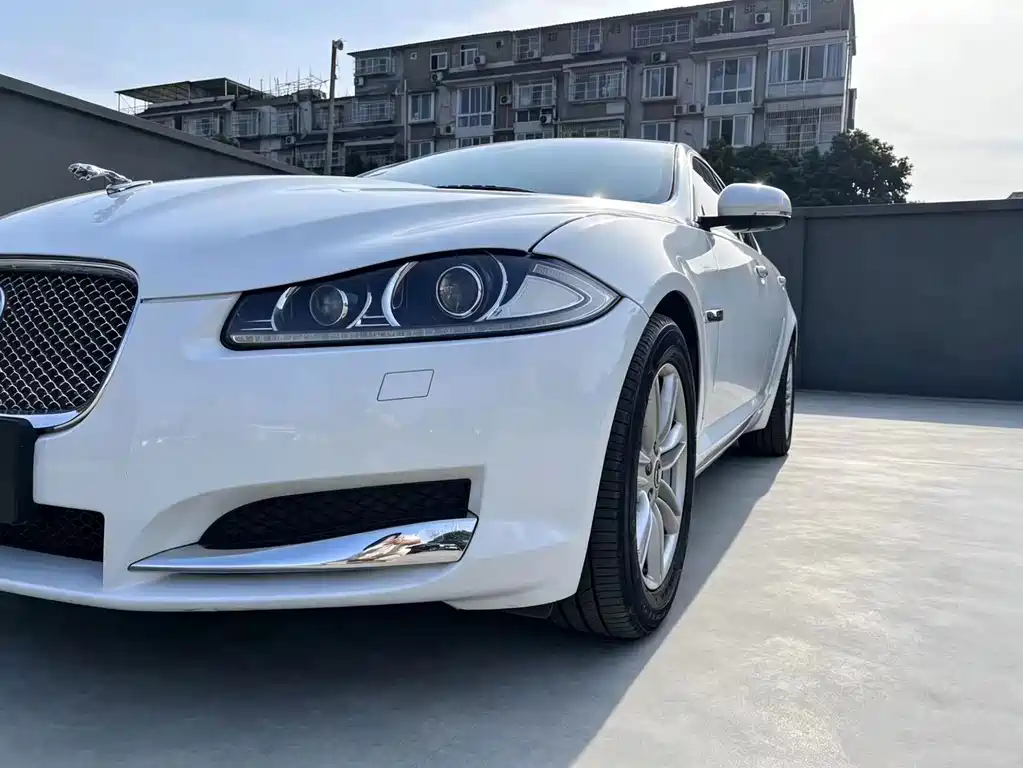 Jaguar XF — миниатюра 7