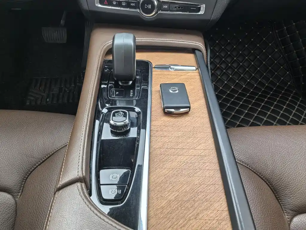 Volvo S90 — миниатюра 13