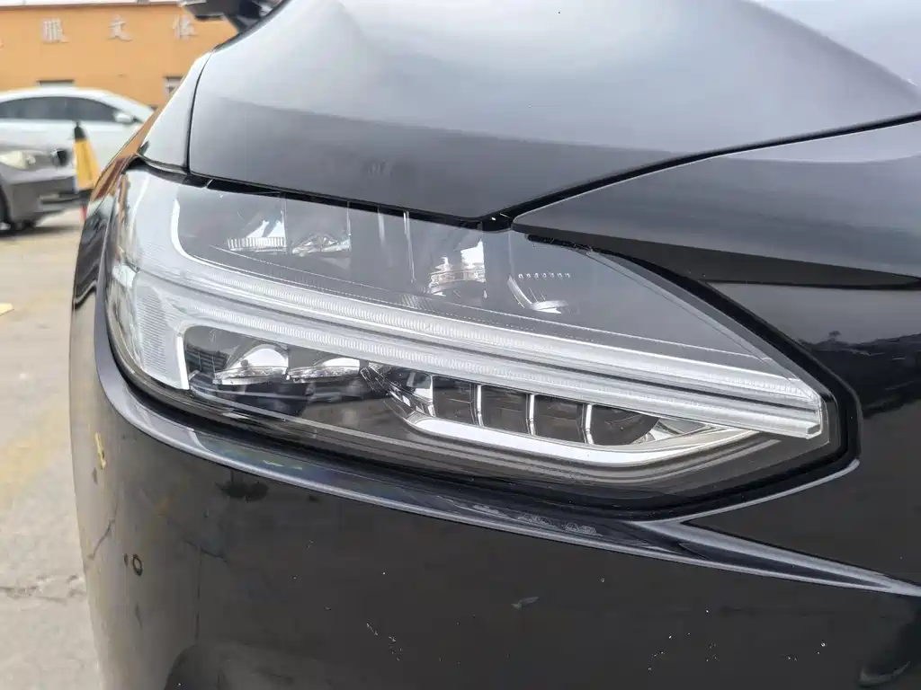 Volvo S90 — миниатюра 15