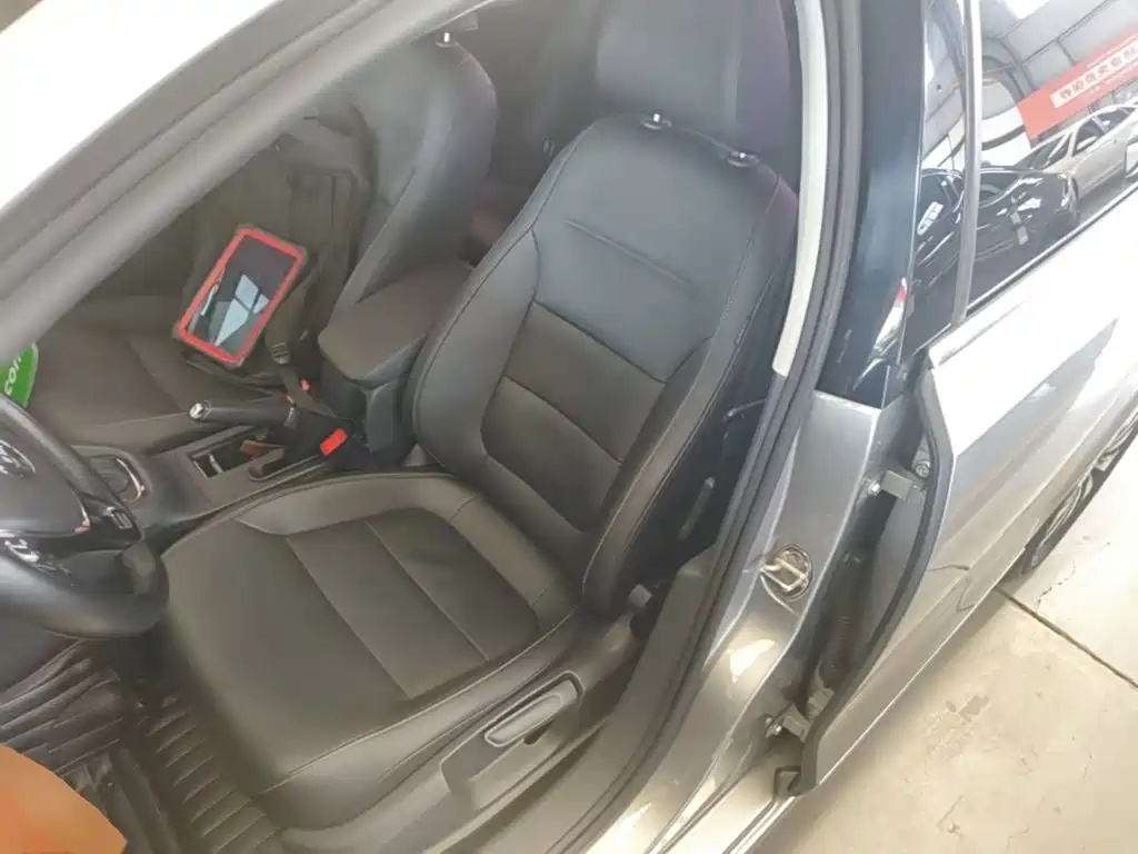 Volkswagen Sagitar — миниатюра 15
