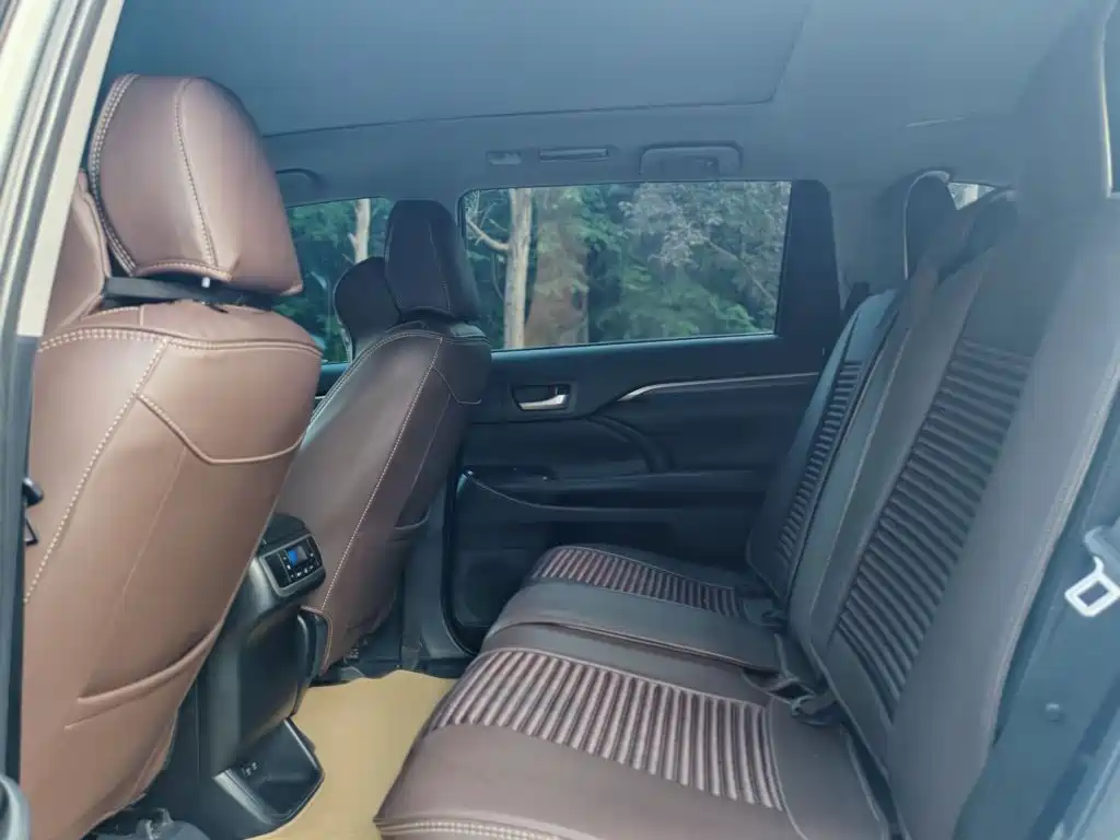 Toyota Highlander — миниатюра 10