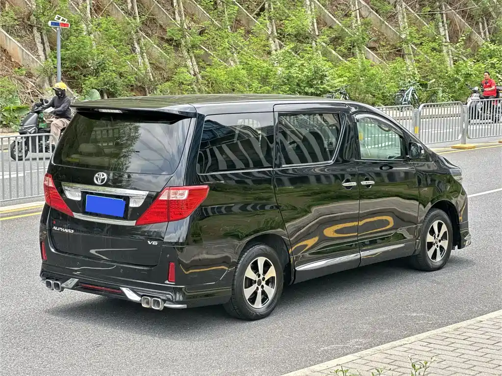 Toyota Alphard 2011 3.5L Luxury