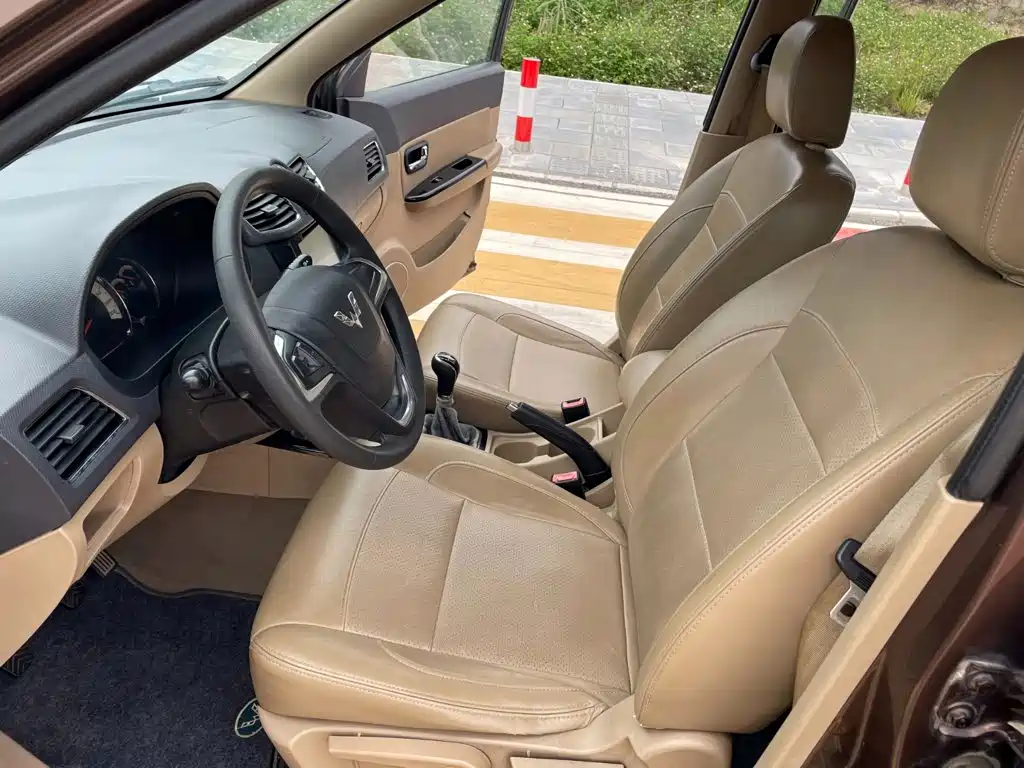 Wuling Hongguang — миниатюра 10