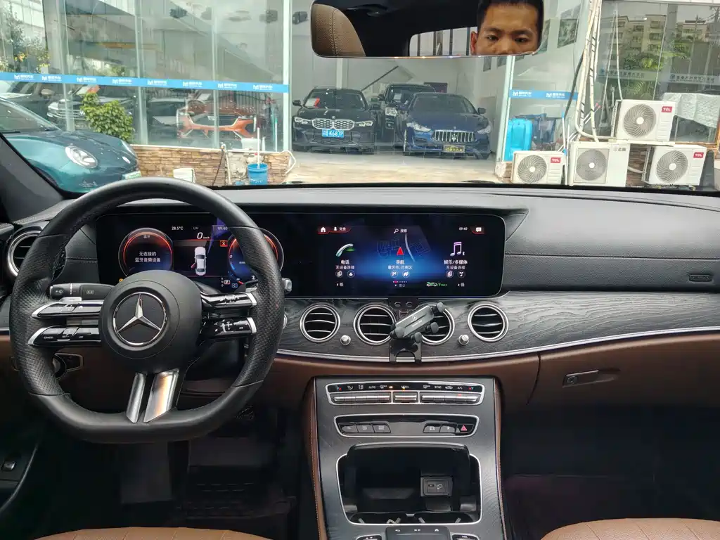 Mercedes-Benz E-Class (Import) — миниатюра 10