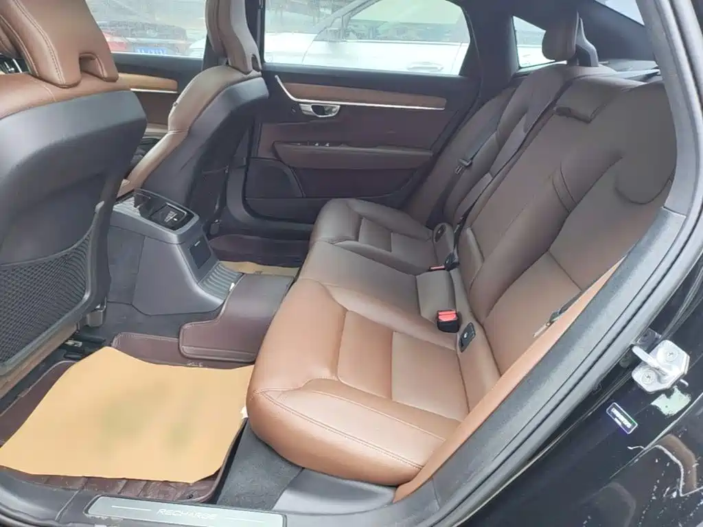 Volvo S90 PHEV — миниатюра 17
