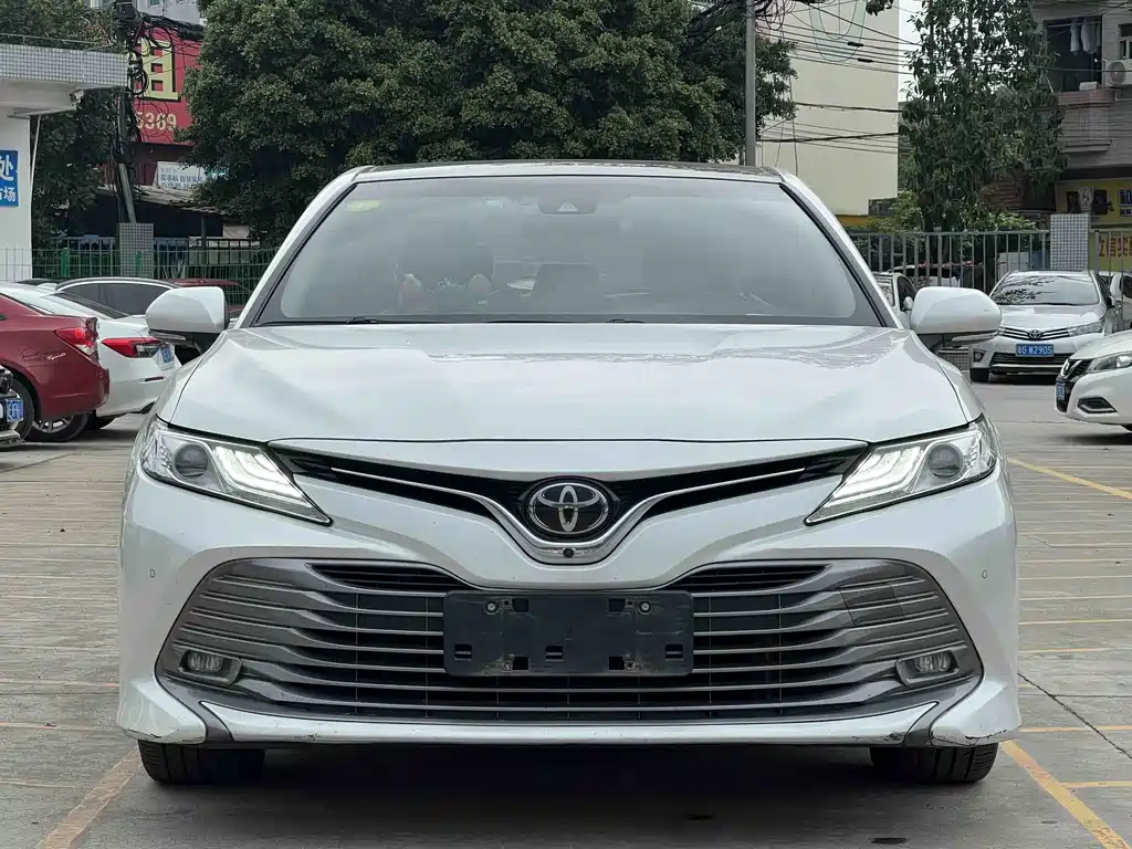 TOYOTA CAMRY