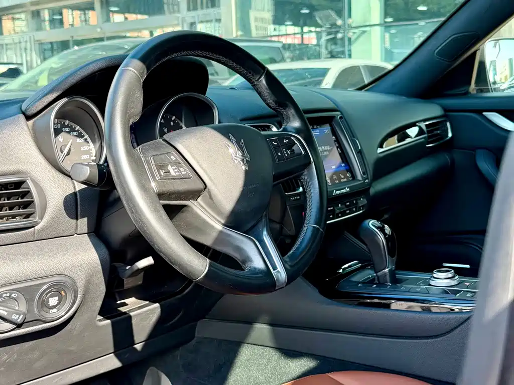 Maserati Levante — миниатюра 4