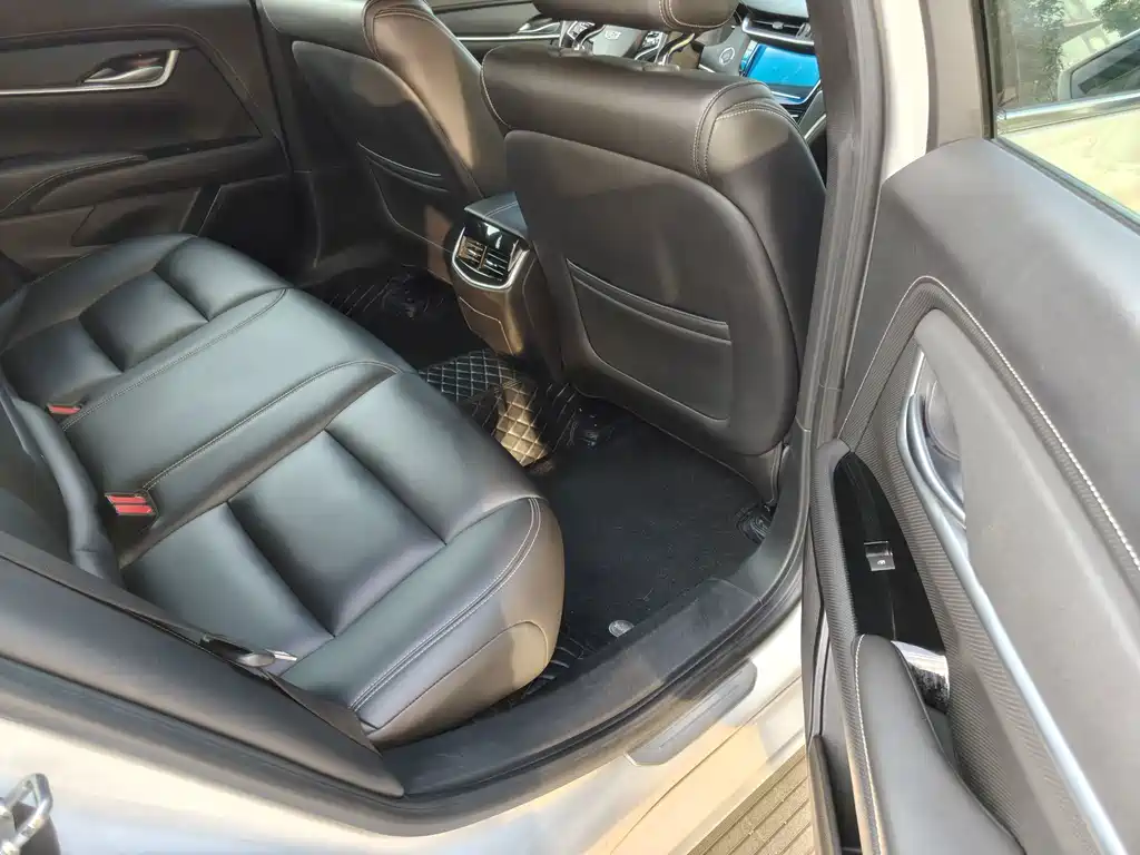 Cadillac XTS — миниатюра 12