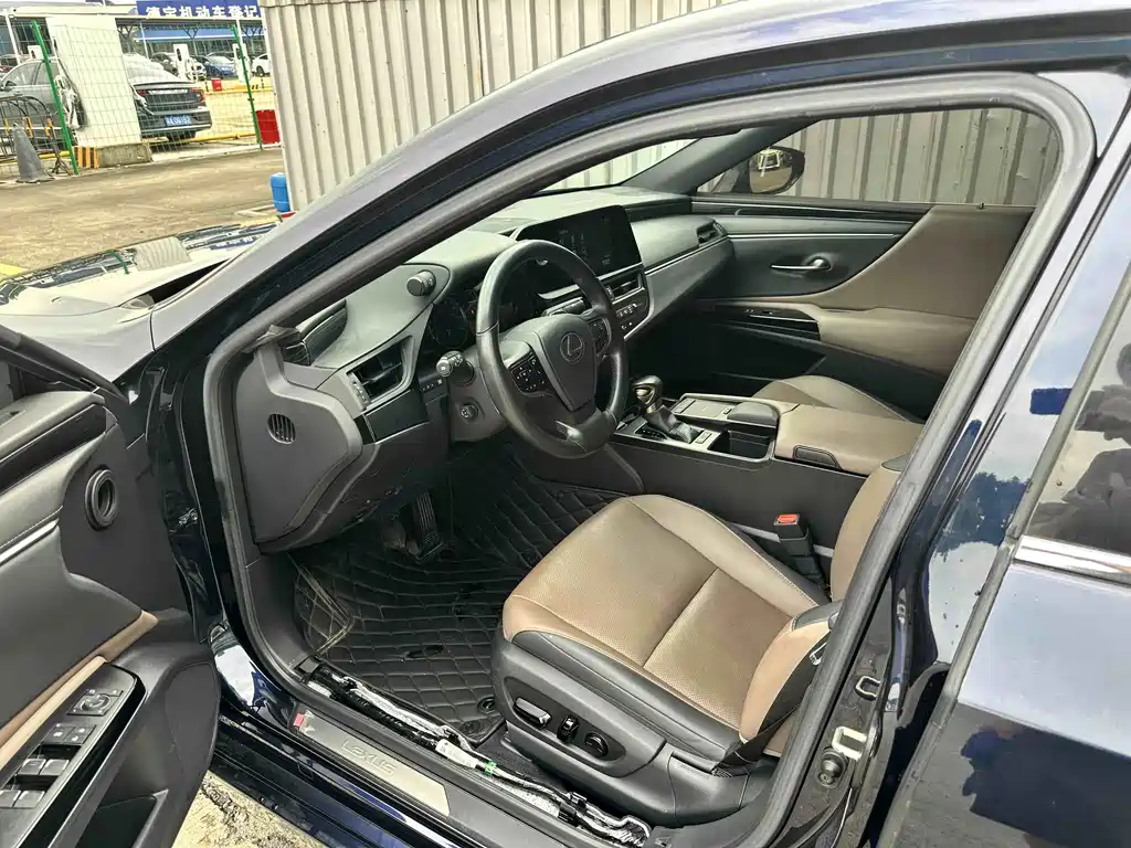 Lexus ES — миниатюра 8