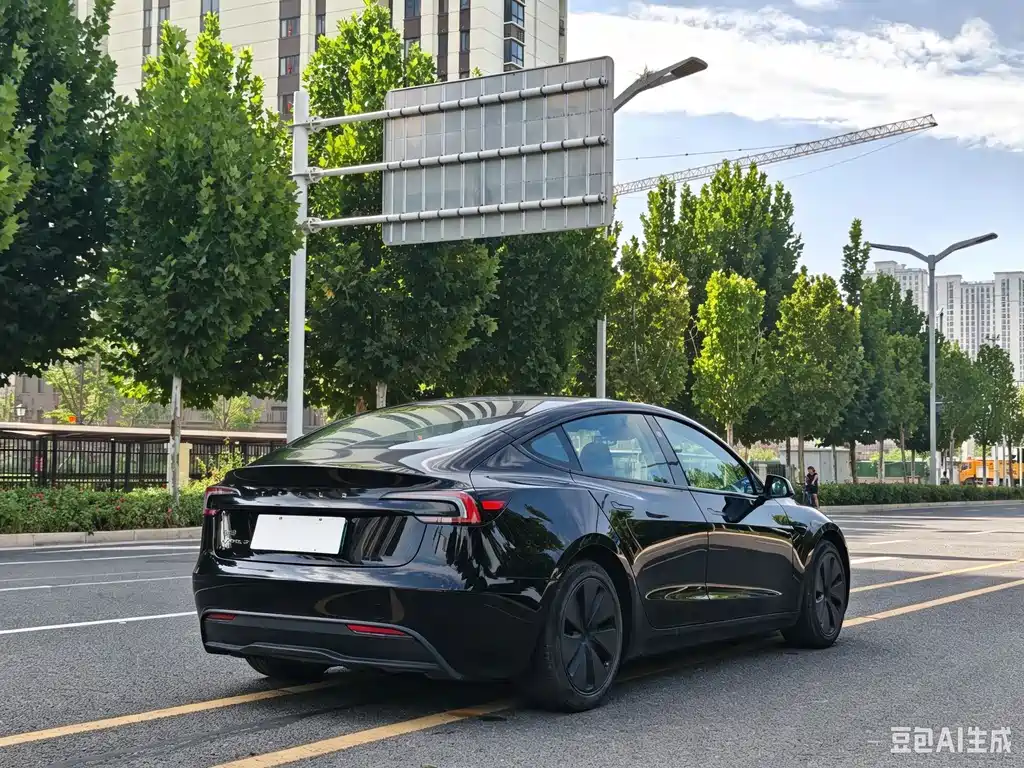 Tesla Model 3 — миниатюра 17