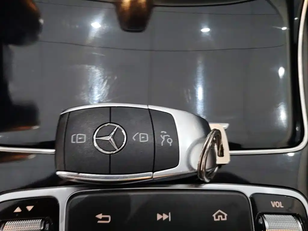 Mercedes-Benz C-Class — миниатюра 9