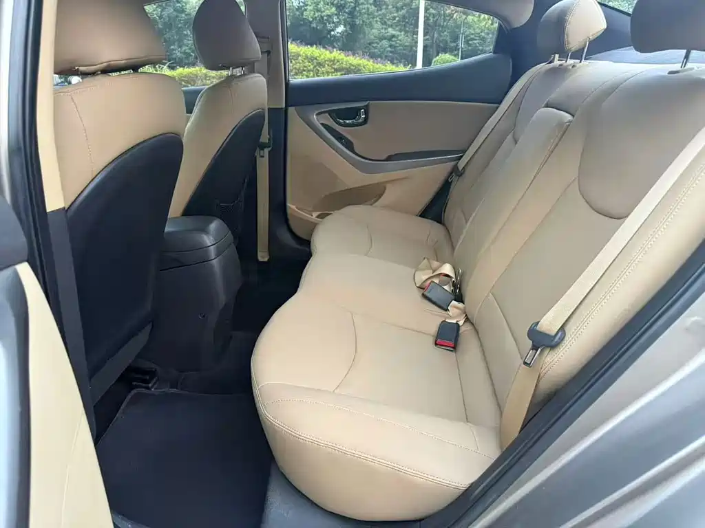 Hyundai Elantra Langdong — миниатюра 8