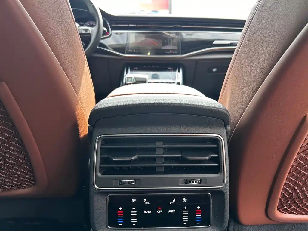 Audi Q7 — миниатюра 13