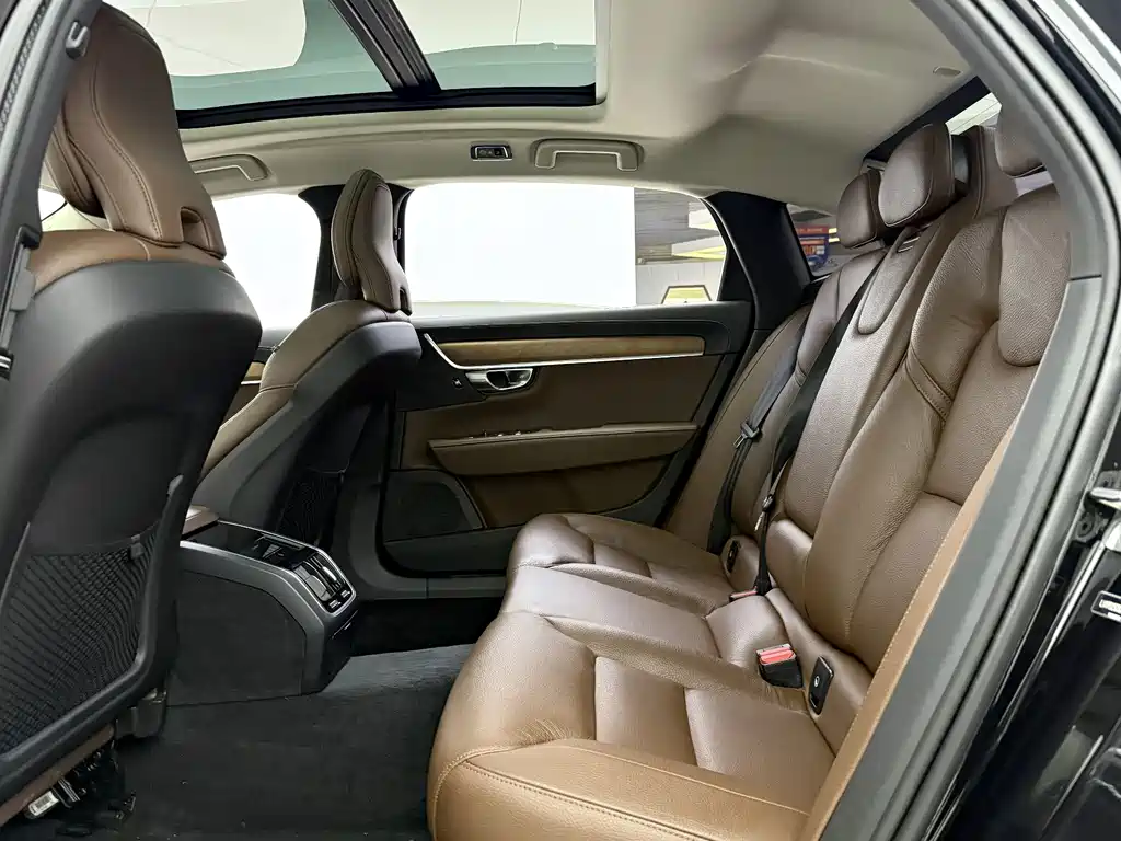 Volvo S90 — миниатюра 4