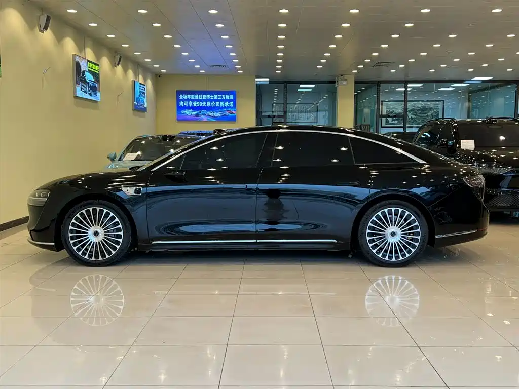 AITO ENJOY THE WORLD S9