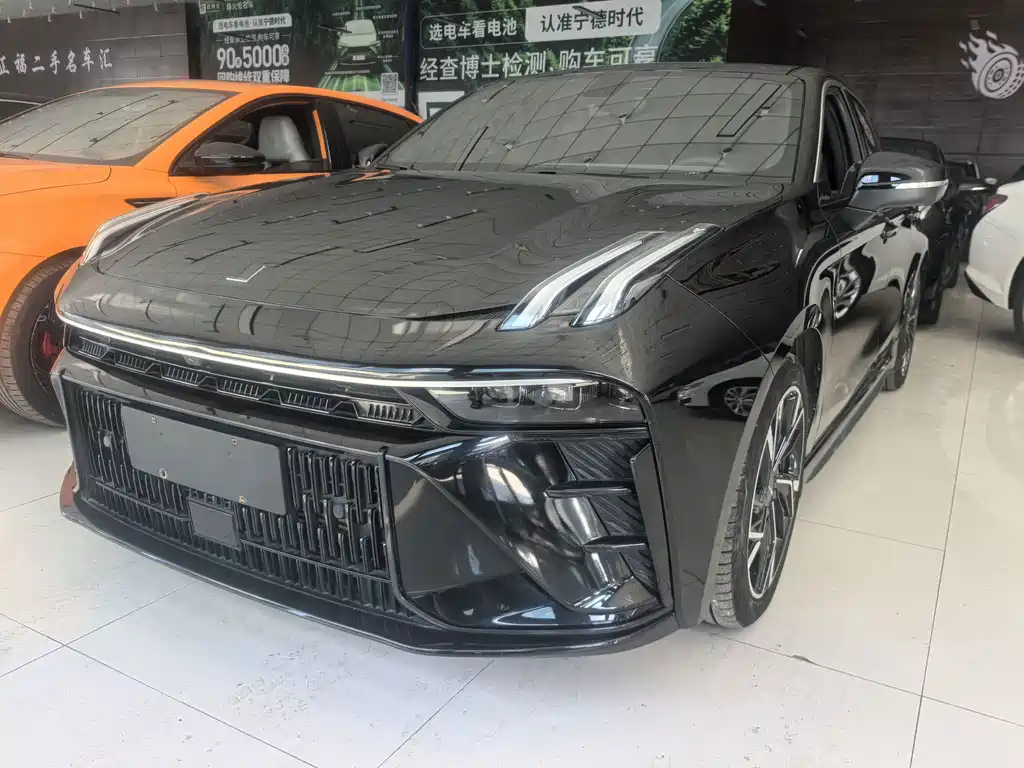 Lynk & Co 03