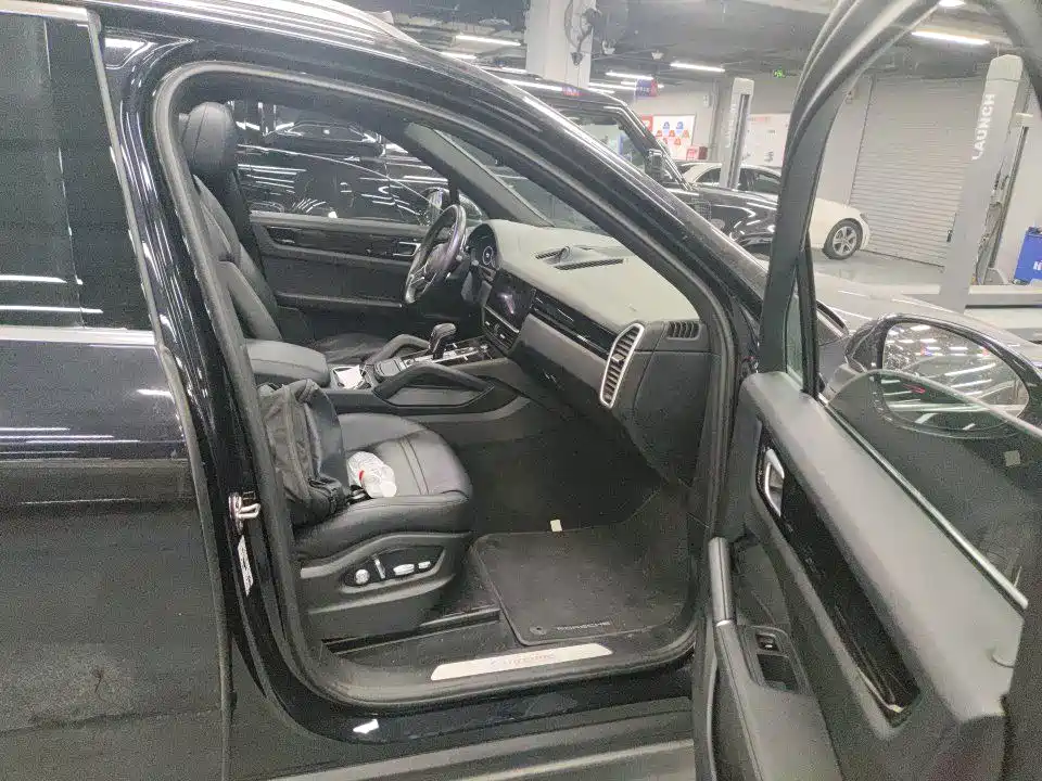 Porsche Cayenne Hybrid — миниатюра 12