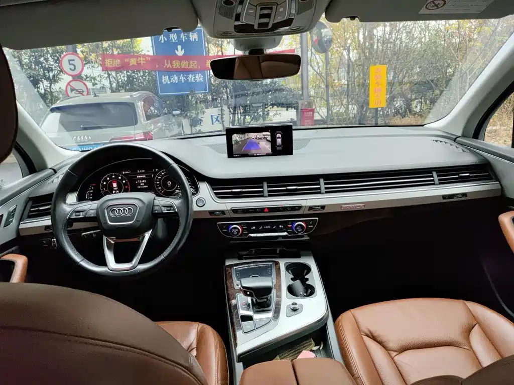 Audi Q7 — миниатюра 4