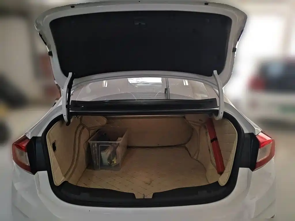 Chevrolet Cruze — миниатюра 10