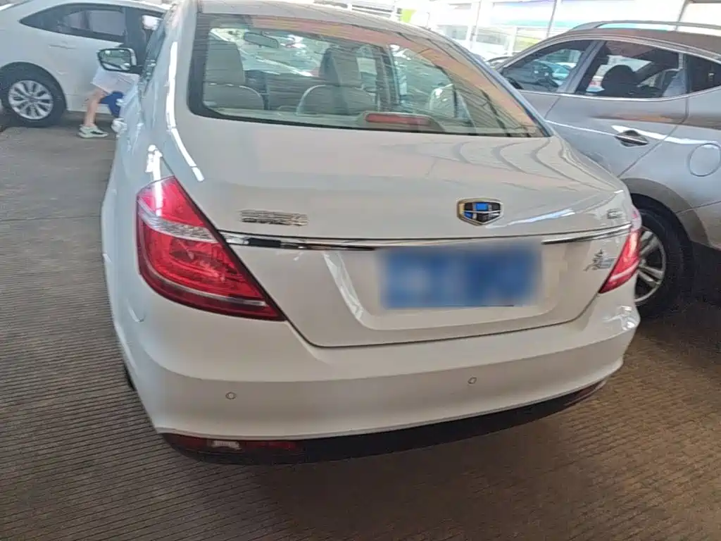Geely Emgrand — миниатюра 6