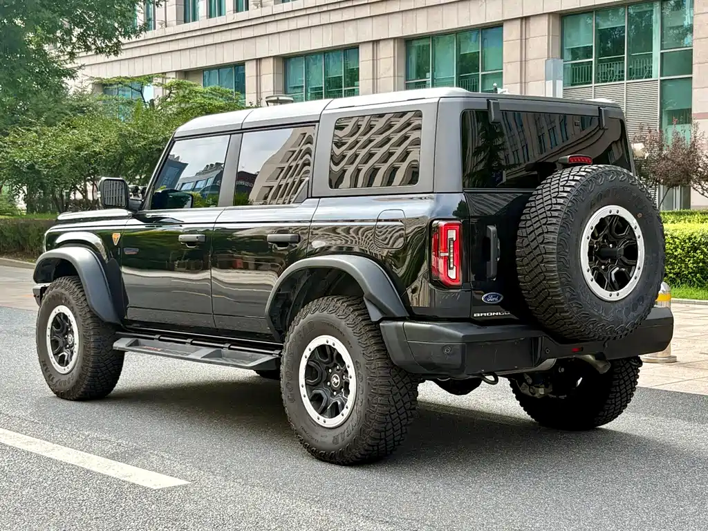 Ford Bronco — миниатюра 6