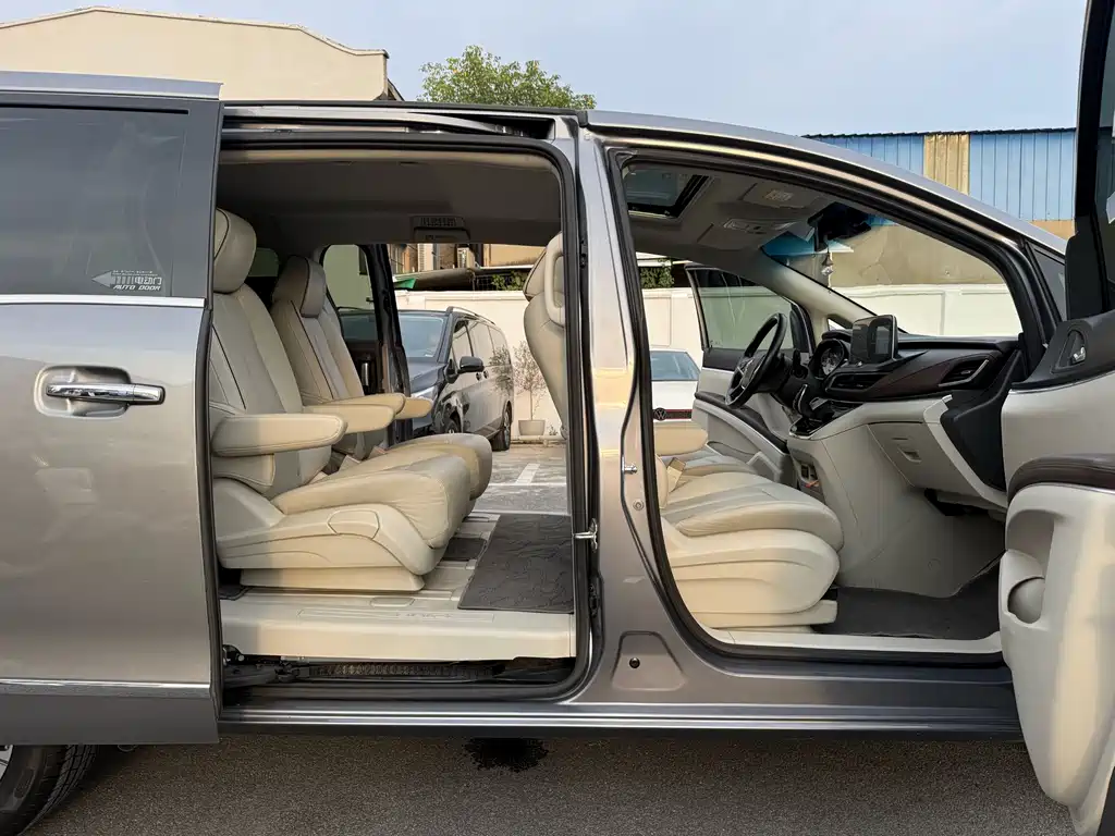 Buick GL8 — миниатюра 5