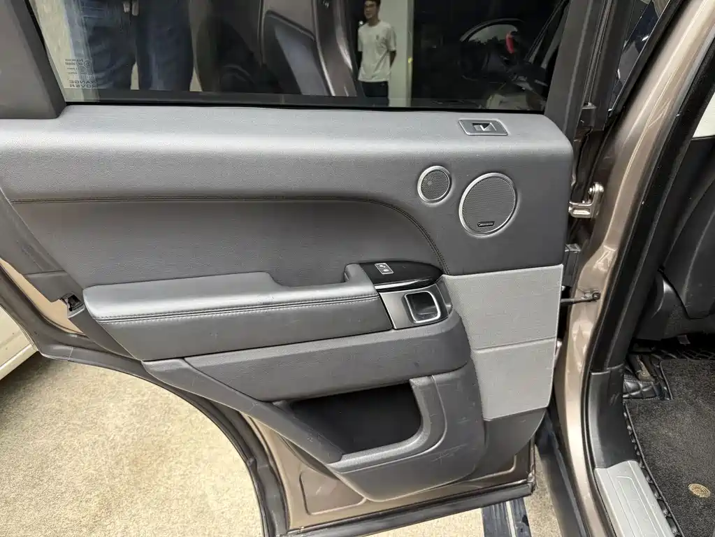 Land Rover Sport — миниатюра 9