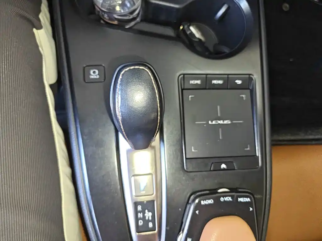 Lexus UX New Energy — миниатюра 14