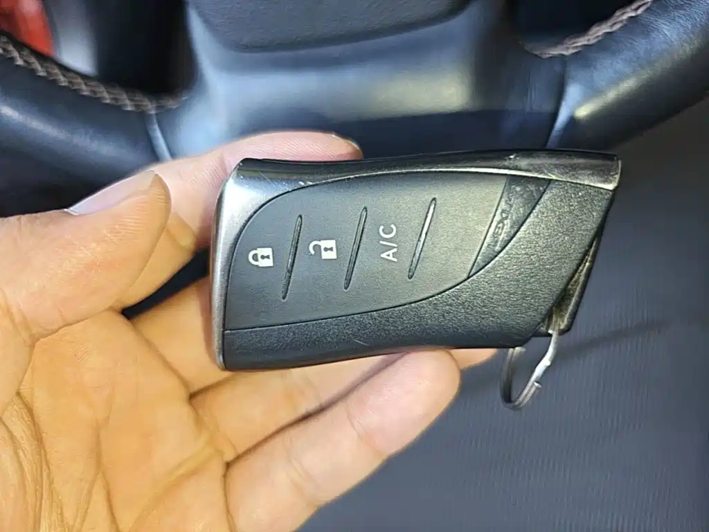 Lexus UX New Energy — миниатюра 9