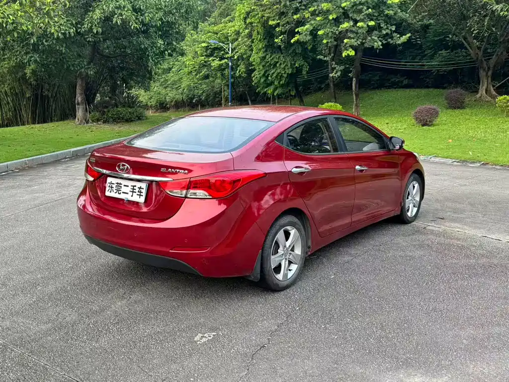 Hyundai Elantra Langdong — миниатюра 11