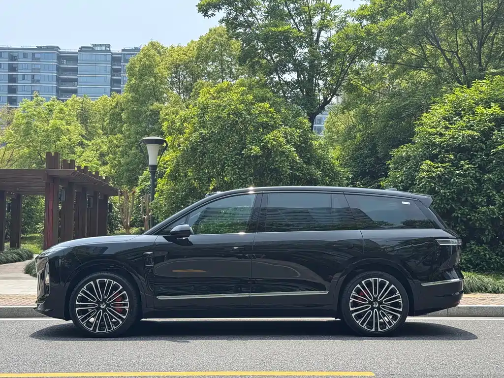 NIO ES8 2026 мест Executive