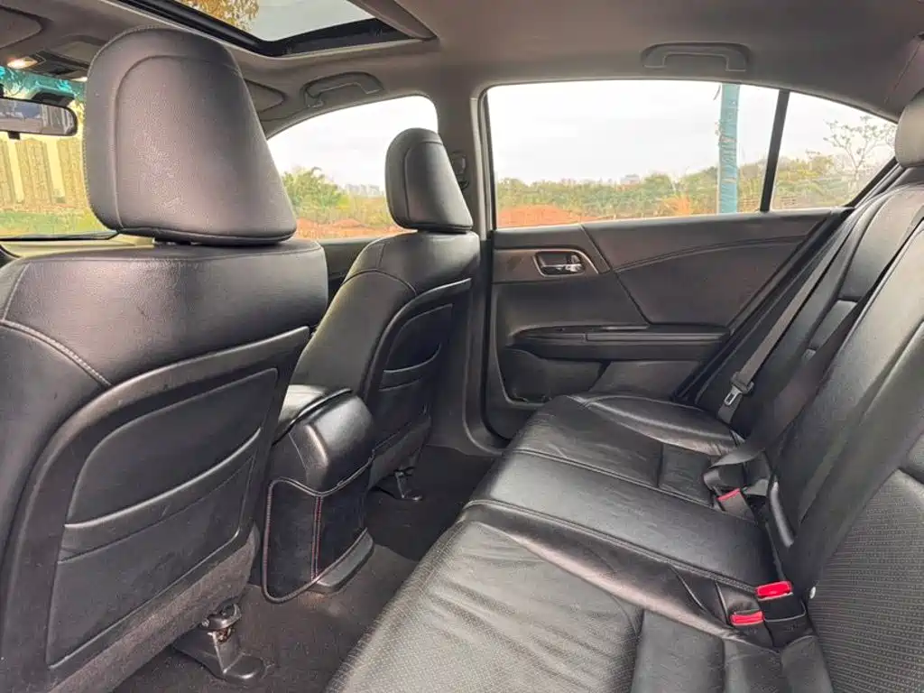 Honda Accord — миниатюра 6