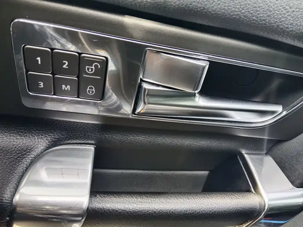Land Rover Discovery — миниатюра 14