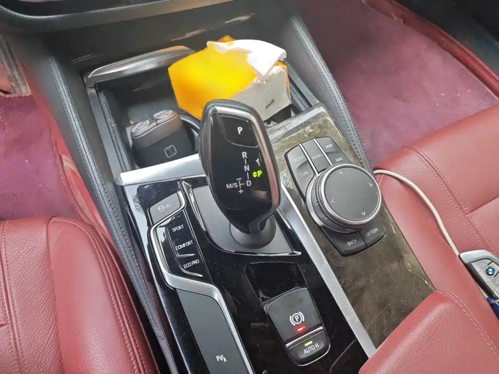 BMW 5 Series — миниатюра 7